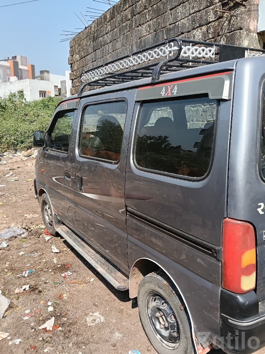 Maruti Eco Van with Roof Carrier