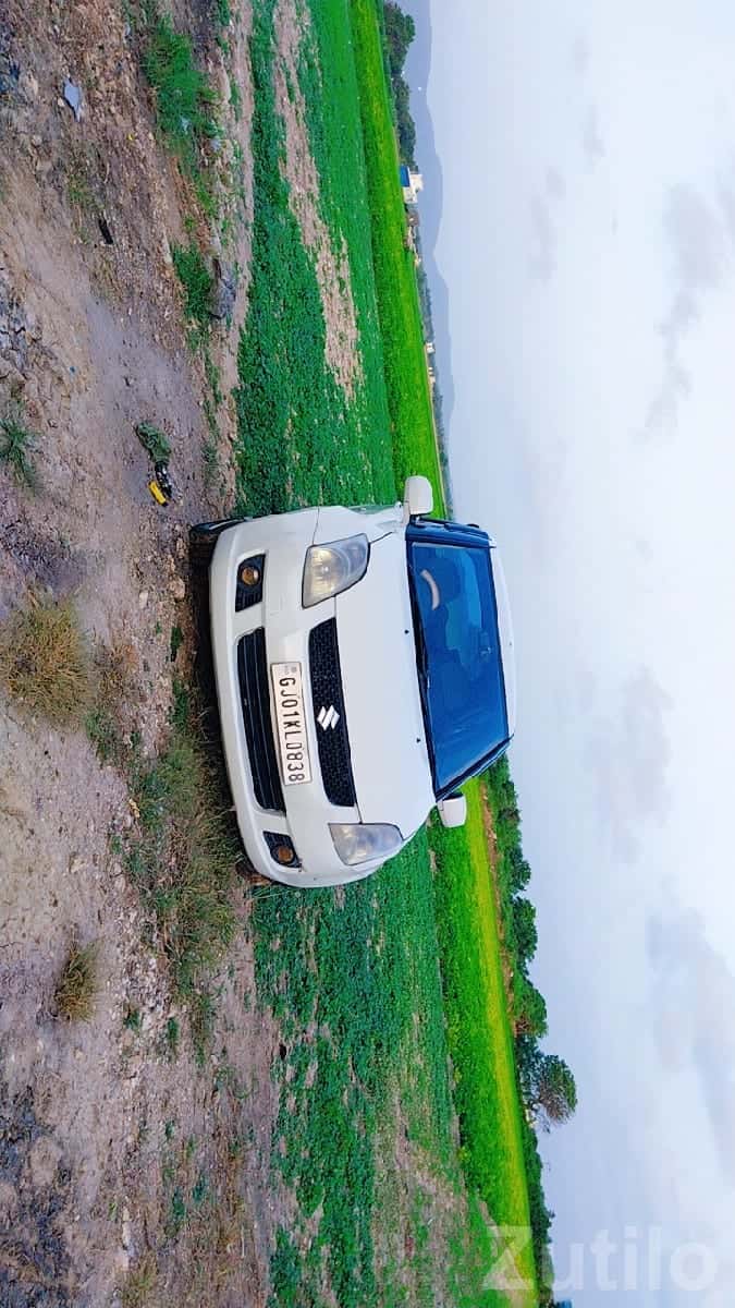 White Maruti Suzuki Swift – Pre-Owned Car White Maruti Suzuki Swift – Pre-Owned Car