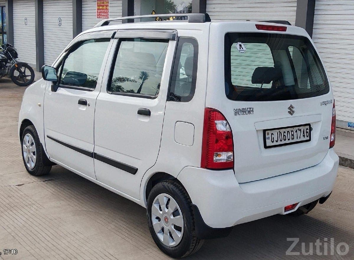 Maruti WagonR White – Neat Family Car