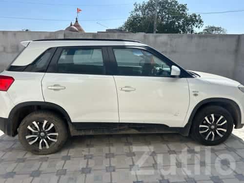 White Maruti Brezza Compact SUV White Maruti Brezza Compact SUV