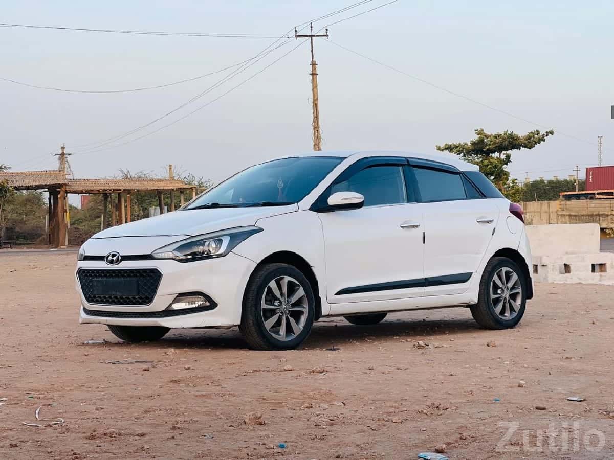 Hyundai i20 Asta Diesel White Hatchback Hyundai i20 Asta Diesel White Hatchback