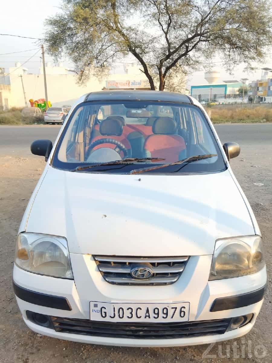 Hyundai Santro Petrol – White Hatchback Hyundai Santro Petrol – White Hatchback