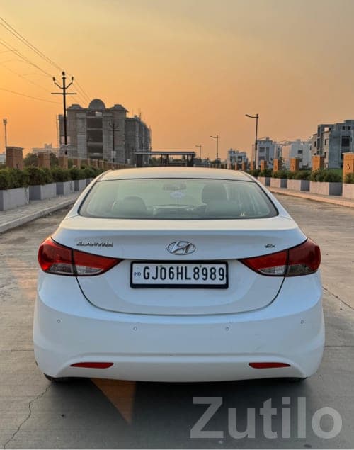 Hyundai Elantra SX White Sedan Hyundai Elantra SX White Sedan