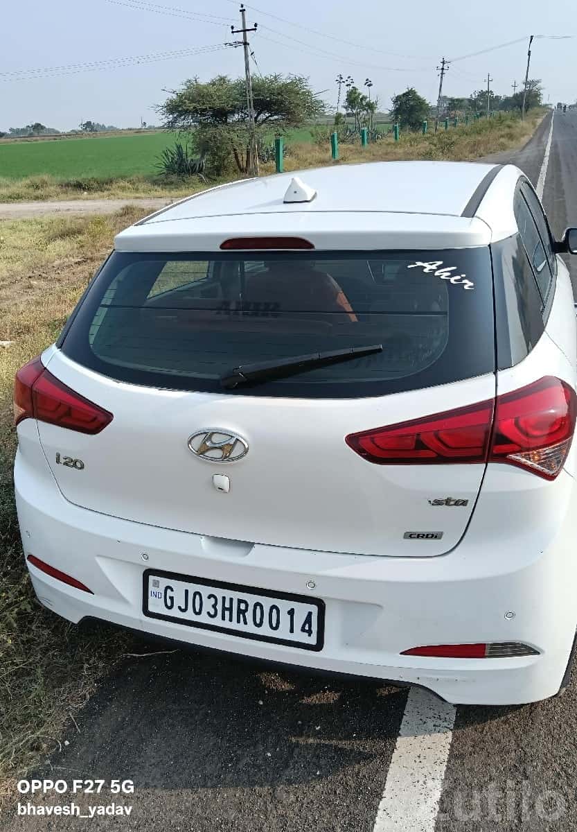 Hyundai i20 Elite CRDi White Hatchback Hyundai i20 Elite CRDi White Hatchback