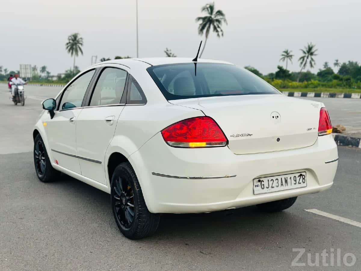 Fiat Linea White Sedan for Sale Fiat Linea White Sedan for Sale