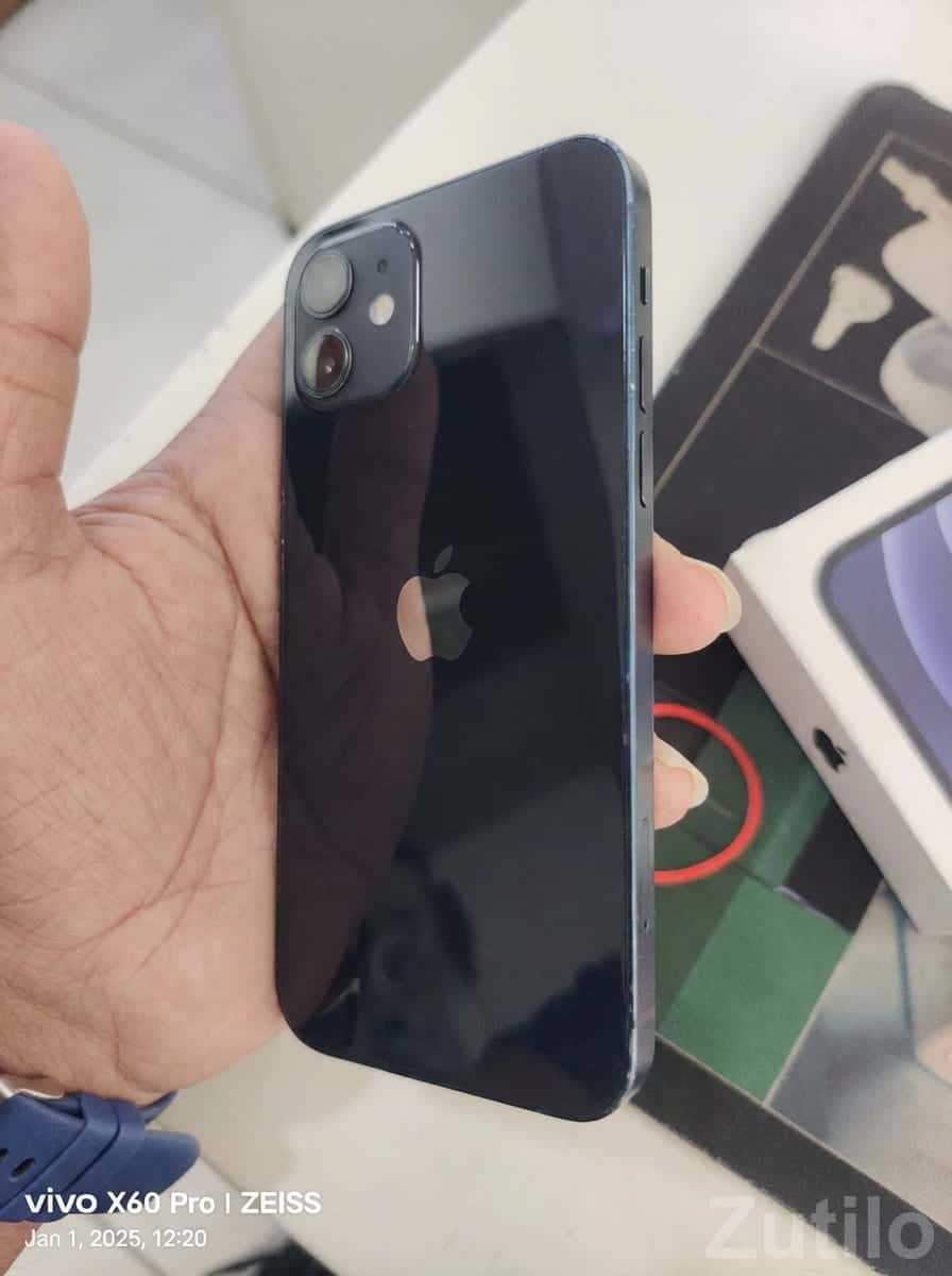 Apple iPhone 12 128GB Black – Great Condition Apple iPhone 12 128GB Black – Great Condition