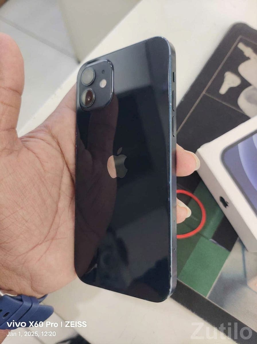 Apple iPhone 12 128GB Black – Great Condition