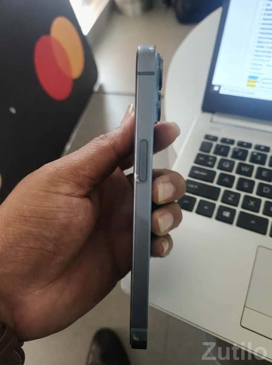 Sleek Blue Apple iPhone 14 Sleek Blue Apple iPhone 14