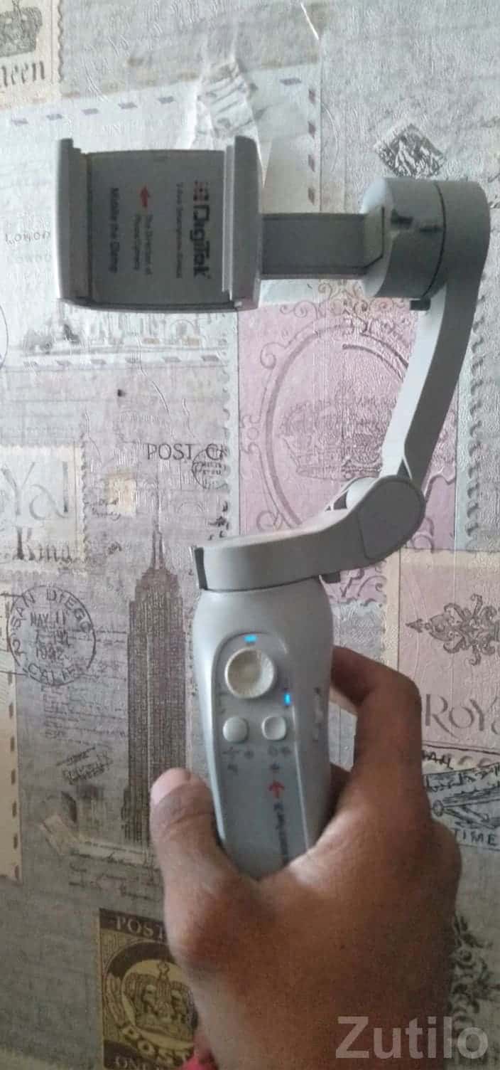 Digitek Smartphone Gimbal Stabilizer Digitek Smartphone Gimbal Stabilizer