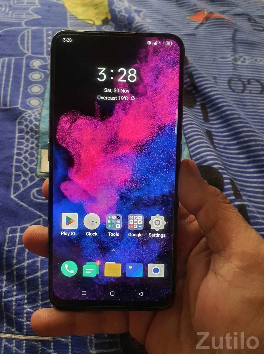 Bezel-Less Android Smartphone for Sale