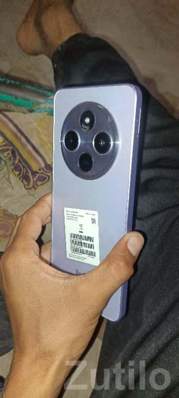 Purple 5G Smartphone with Triple Camera Purple 5G Smartphone with Triple Camera