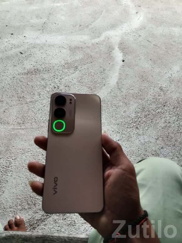 Vivo Y29 5G New Gold Dual Camera Phone Vivo Y29 5G New Gold Dual Camera Phone