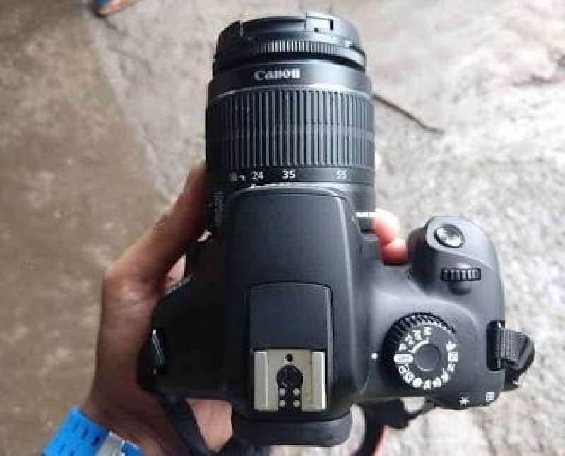 Canon DSLR EOS 3000D with Zoom Lens
