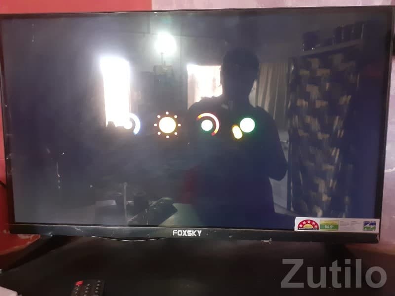 Foxsky Smart TV with Remote Control