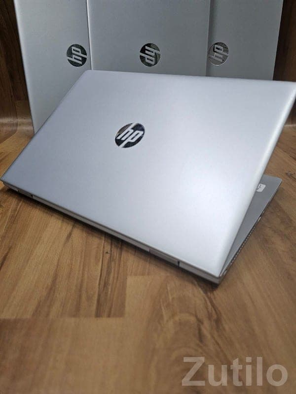 Slim Silver HP Laptop – Reliable Performance