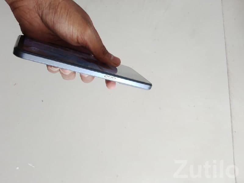 OPPO Reno8 5G Slim Blue Smartphone