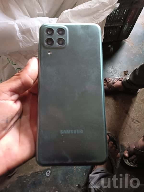 Samsung quad camera smartphone Samsung quad camera smartphone