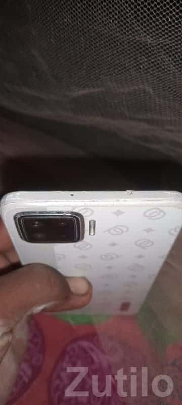 White Back-Cover Smartphone for Sale White Back-Cover Smartphone for Sale