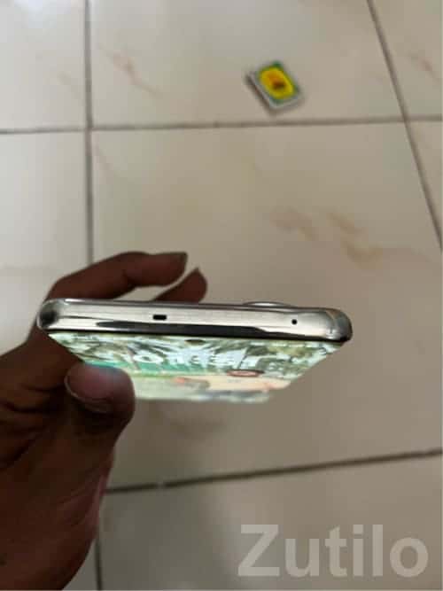 Oppo Reno 8T Smartphone in Good Condition Oppo Reno 8T Smartphone in Good Condition