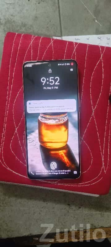 Sleek Android Smartphone with Big Display Sleek Android Smartphone with Big Display