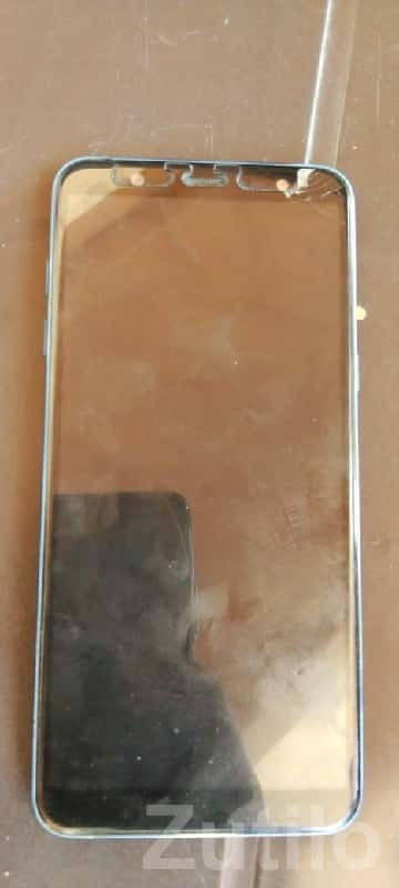 Used Bezel-Less Smartphone for Sale Used Bezel-Less Smartphone for Sale