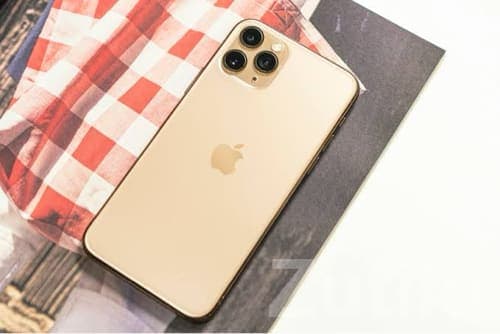 Gold iPhone 11 Pro – Triple Camera Gold iPhone 11 Pro – Triple Camera
