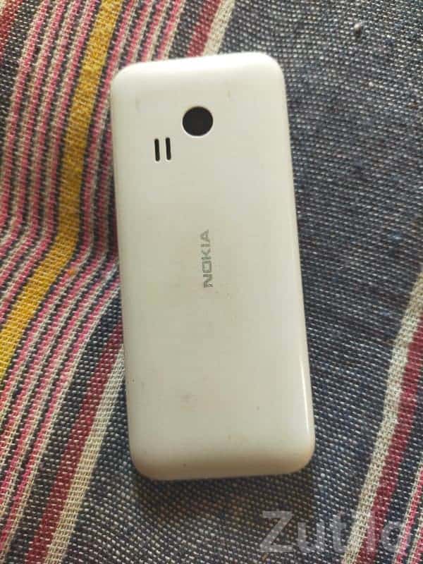 Nokia 222 White Feature Phone Nokia 222 White Feature Phone