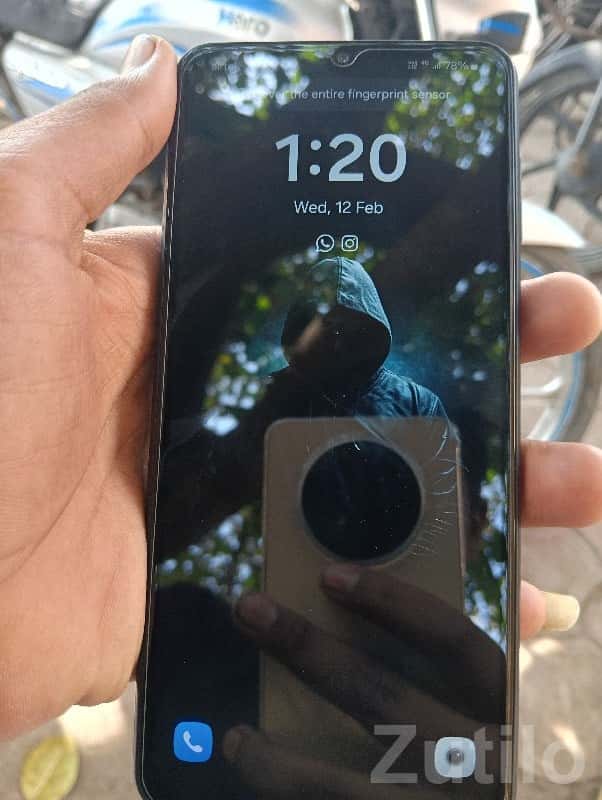 Samsung Galaxy Smartphone – Black Samsung Galaxy Smartphone – Black