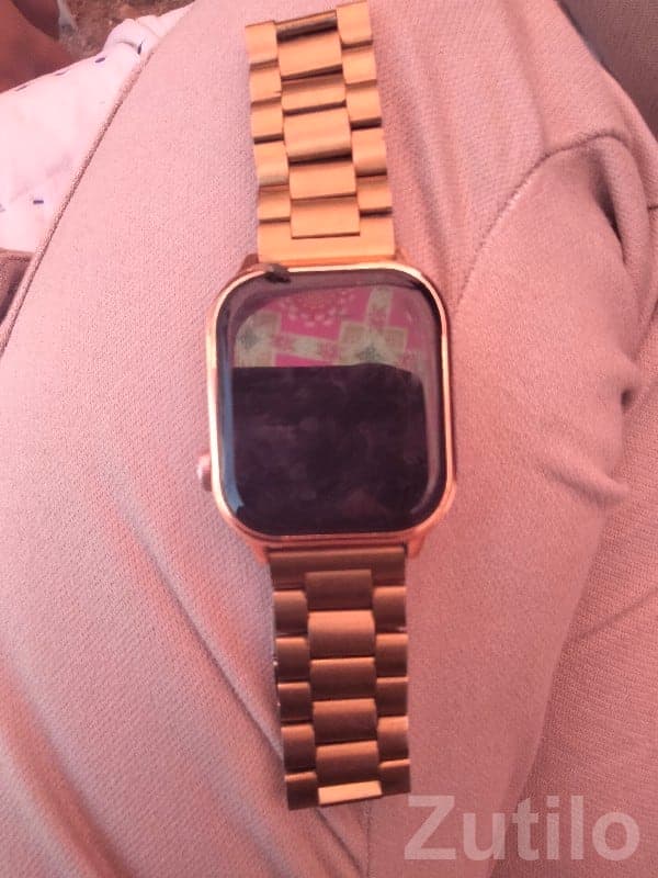 Gold Metal Strap Smart Watch Gold Metal Strap Smart Watch