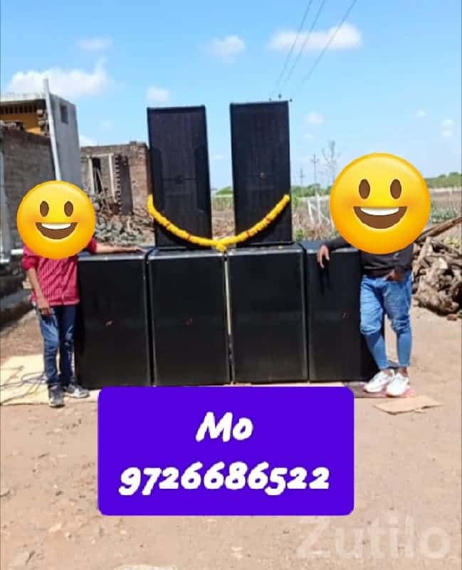 DJ Sound System with Big Speakers DJ Sound System with Big Speakers