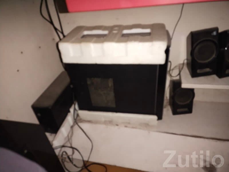 Desktop CPU with Speaker System Desktop CPU with Speaker System