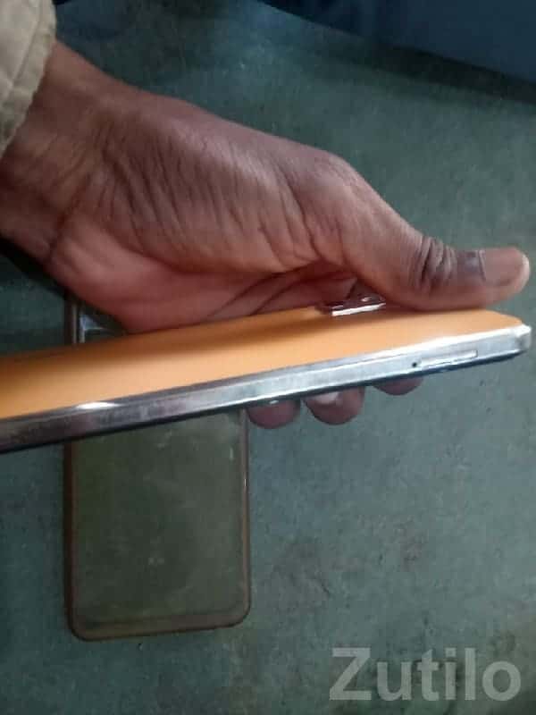 Lava LZX404 4G Smartphone With Box Lava LZX404 4G Smartphone With Box