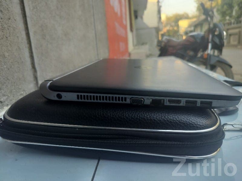 HP i5 5th Gen 8GB RAM Laptop with Bag HP i5 5th Gen 8GB RAM Laptop with Bag