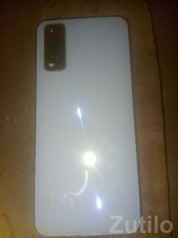 Vivo smartphone 2021 model (broken display) Vivo smartphone 2021 model (broken display)