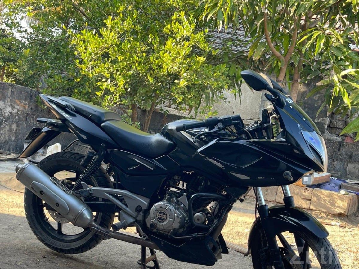 Bajaj Pulsar 220 Black Used Bike Bajaj Pulsar 220 Black Used Bike
