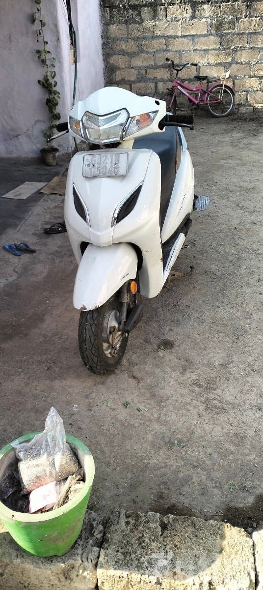 Honda Activa 5G 2019 White Scooter Honda Activa 5G 2019 White Scooter