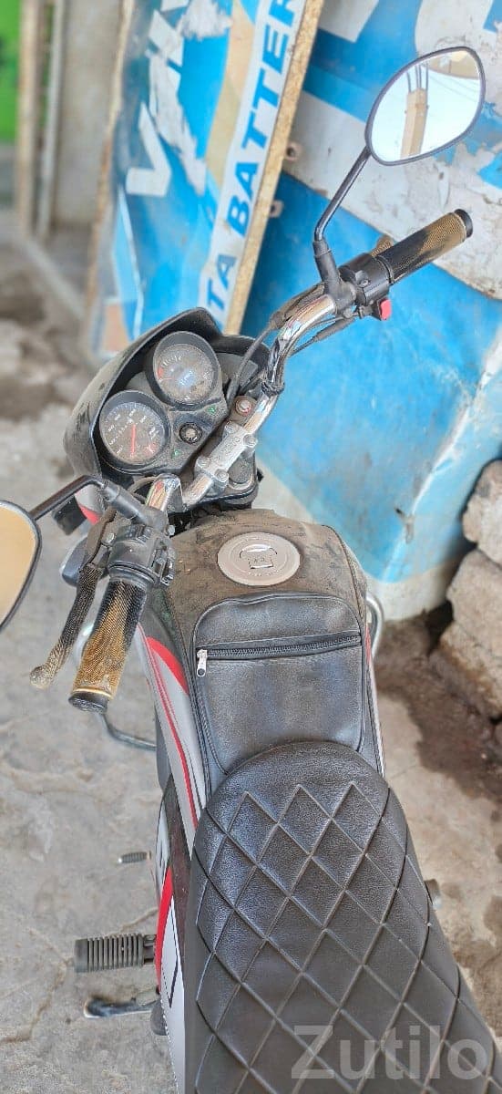 Hero HF Deluxe 2024 Bike for Sale image 1