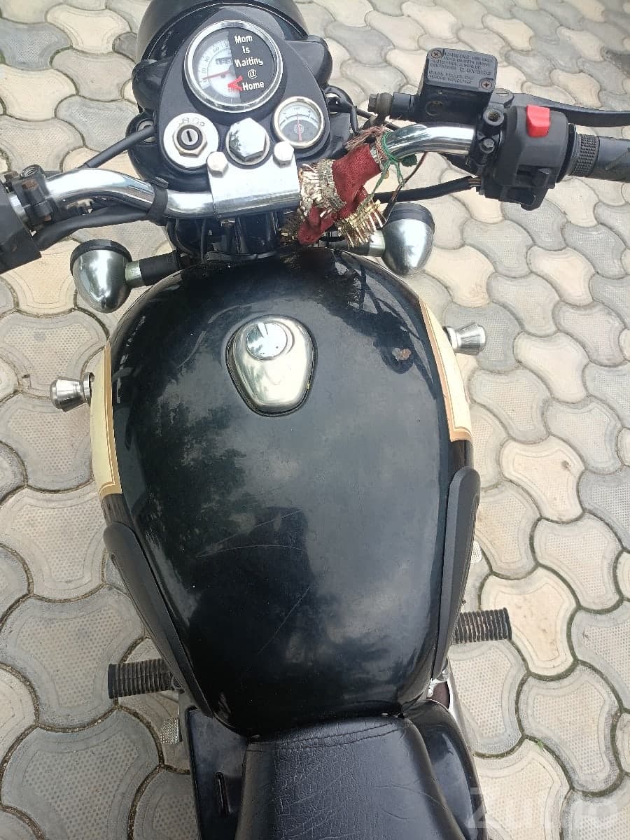 Royal Enfield Bullet Classic 350 2017 Bike