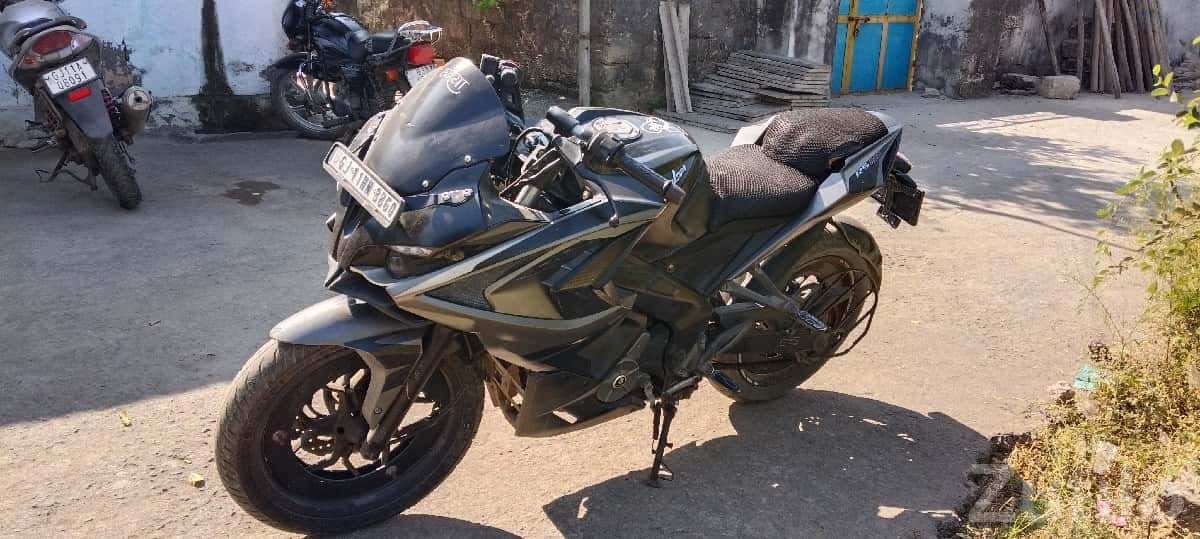 2018 Bajaj Pulsar RS200 Sports Bike 2018 Bajaj Pulsar RS200 Sports Bike
