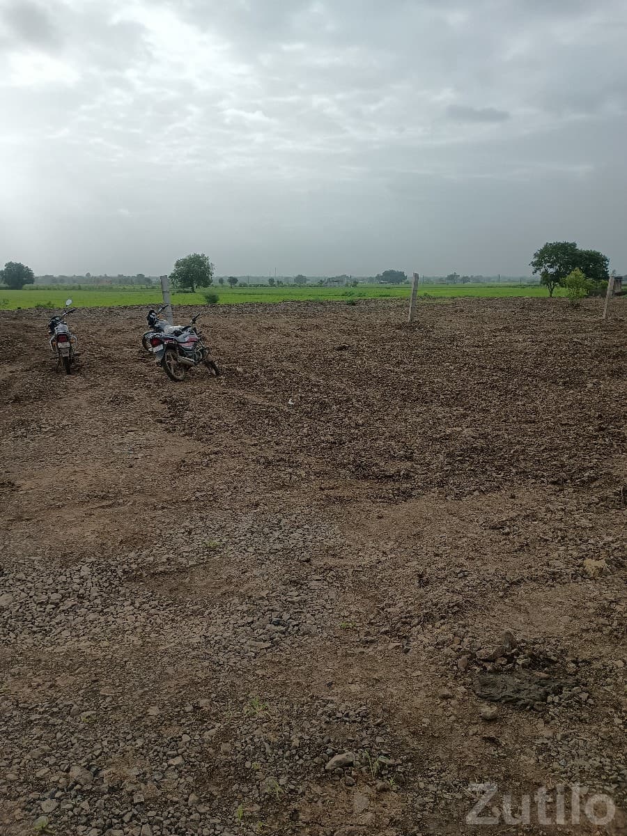 Roadside Land for Lease Near Highway Roadside Land for Lease Near Highway