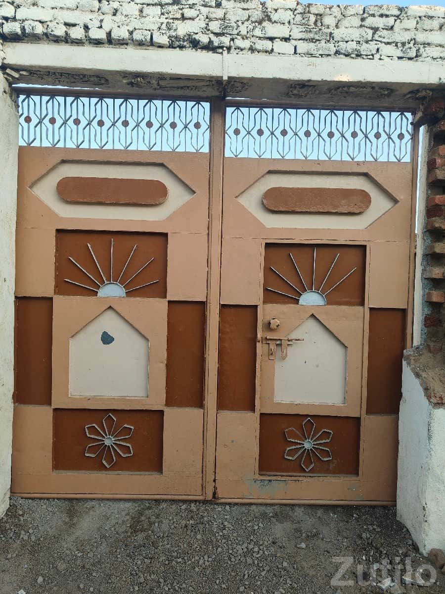 Heavy Metal Gate in Good Condition Heavy Metal Gate in Good Condition