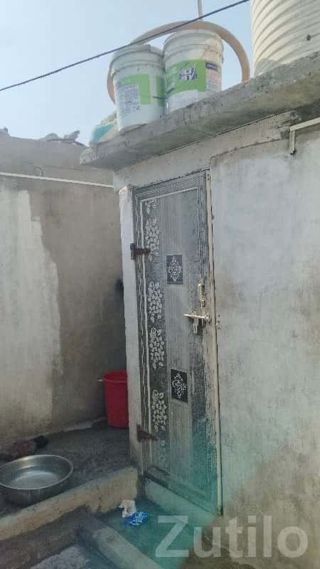 6 Room House with Toilet and Water Tank 6 Room House with Toilet and Water Tank