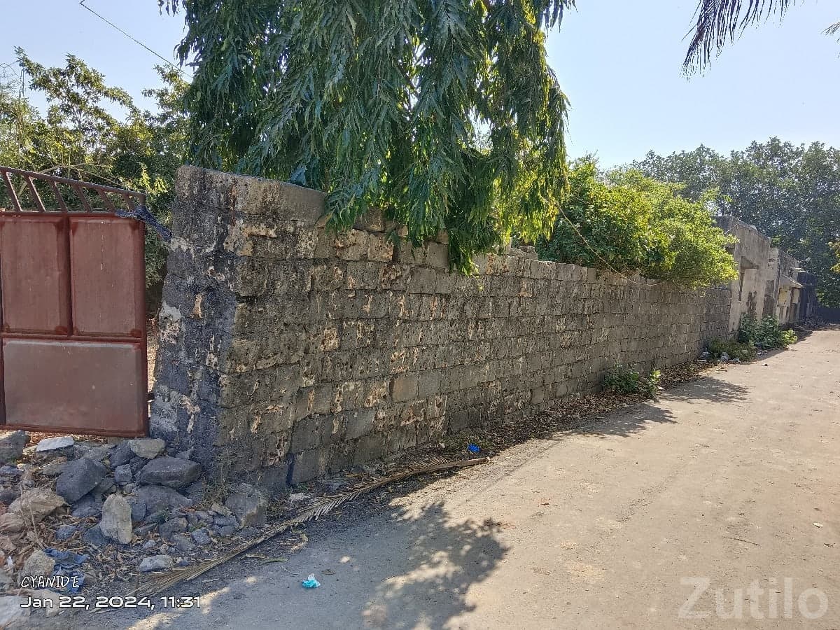 Corner Plot House for Sale in Adityana