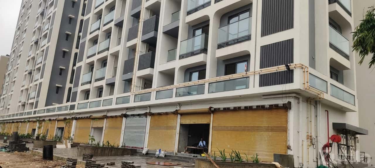 Roadside Shop for Sale in Daskroi Roadside Shop for Sale in Daskroi