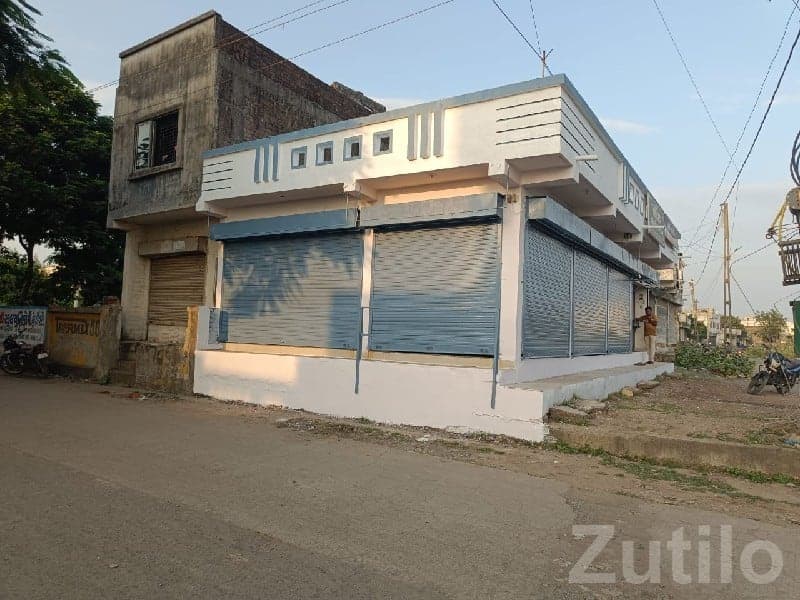 4 Commercial Shops Building for Sale 4 Commercial Shops Building for Sale