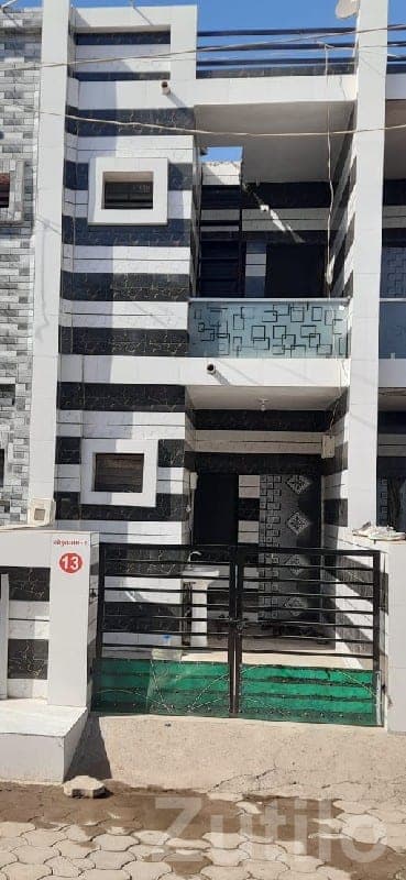 Modern 2-Storey House for Sale in Bhatia Modern 2-Storey House for Sale in Bhatia