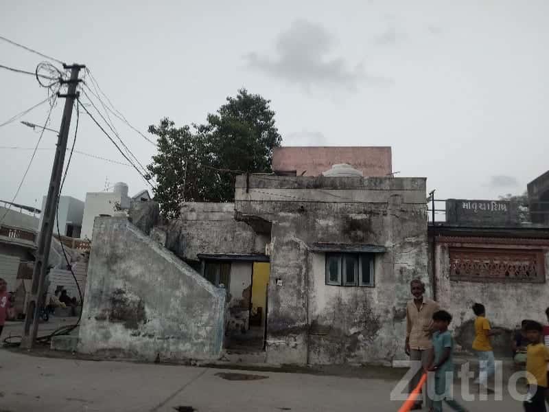 Old House for Sale in Keshod Old House for Sale in Keshod