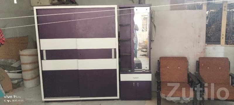 Wardrobe With Dressing Unit & Chairs Wardrobe With Dressing Unit & Chairs