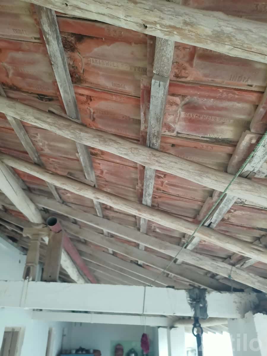 Old House Roof Wood & Tile Structure Old House Roof Wood & Tile Structure