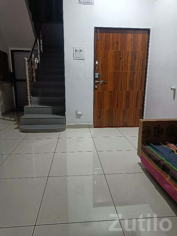 2 BHK Flat for Sale in Keshod Ambawadi 2 BHK Flat for Sale in Keshod Ambawadi